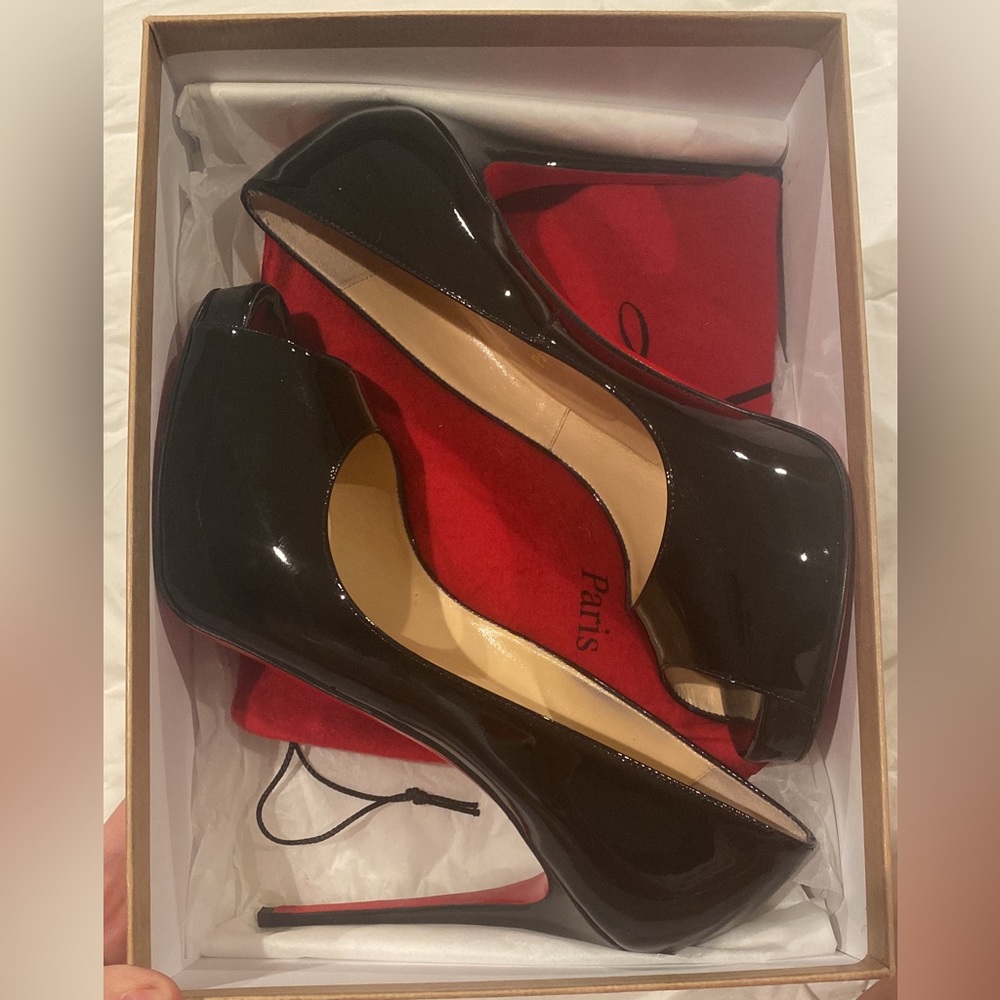 Very Prive by Christian Louboutin